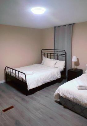 Shaughnessy House | Cozy Home near Downtown, UBC and YVR airport