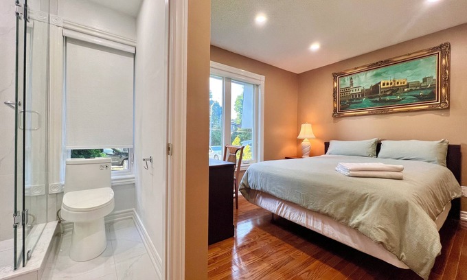 Richmond Hill House | Cozy Home Near Transit & Hillcrest Mall with Free Parking