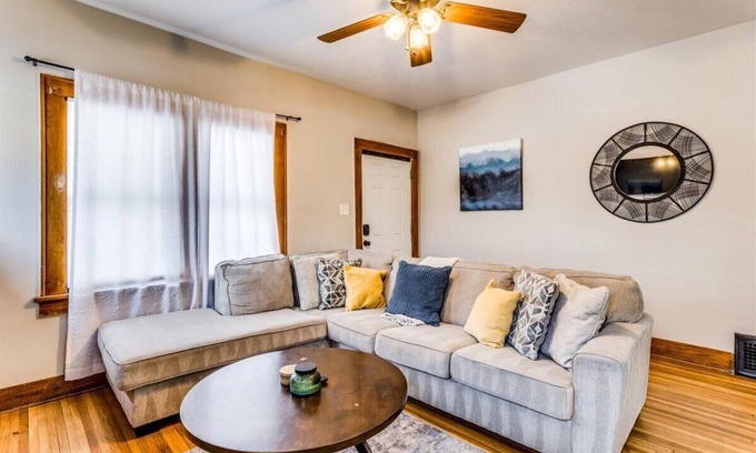 Wichita House | Cozy Home Near Wesley Hospital! Travel Nurse Oasis