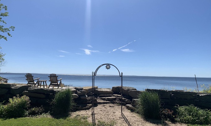Little Suamico House | Cozy home on the bay with sand beach and beautiful sunrises!π