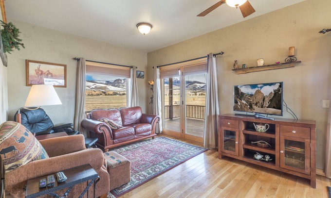 Creede Cabin | Cozy Home-Spectacular Mountain Views/ATVs Welcome