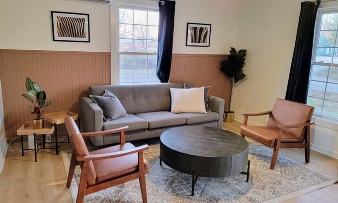 Murfreesboro House | Cozy home w/a touch of modern. 4 mins from MTSU!