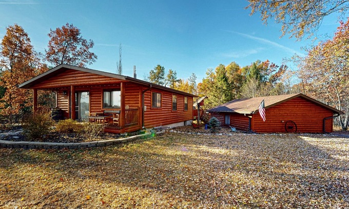 Nekoosa House | Cozy Home w/Mini bar, Pool Table, Gas grill, Fire pit, WIFI, & Lake Views
