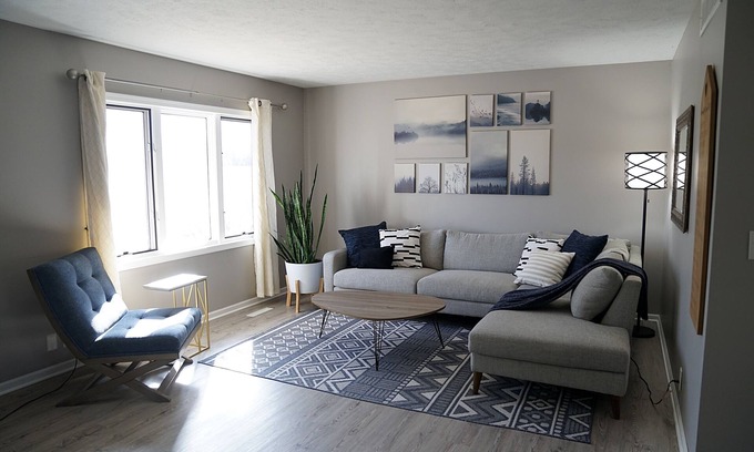 Lincoln House | Cozy Home with an Ideal Location