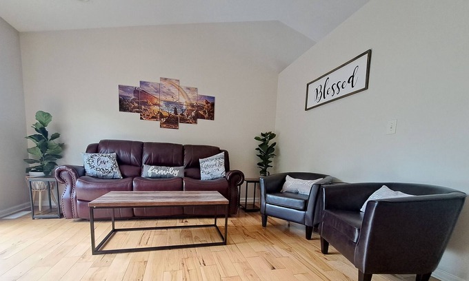 Dry Ridge House | Cozy home with Game Room near the Ark Encounter! Family Friendly! Sleeps 9.