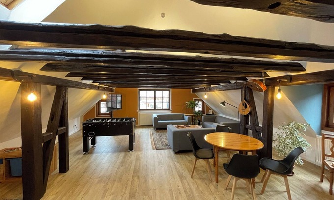 Schotten House | Cozy hostel for groups and families with lake and mountain. Animals welcome.