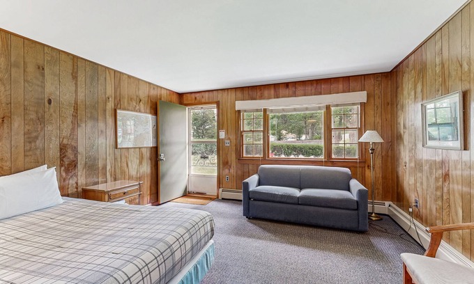 Alton Bay House | Cozy hotel-style suite right on the water, shared patio, free WiFi