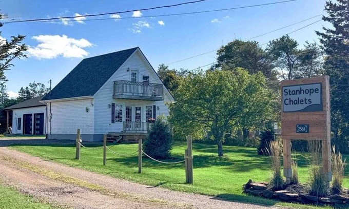 York Cottage | Cozy House/Cottage, minutes to National Park & Golf Course