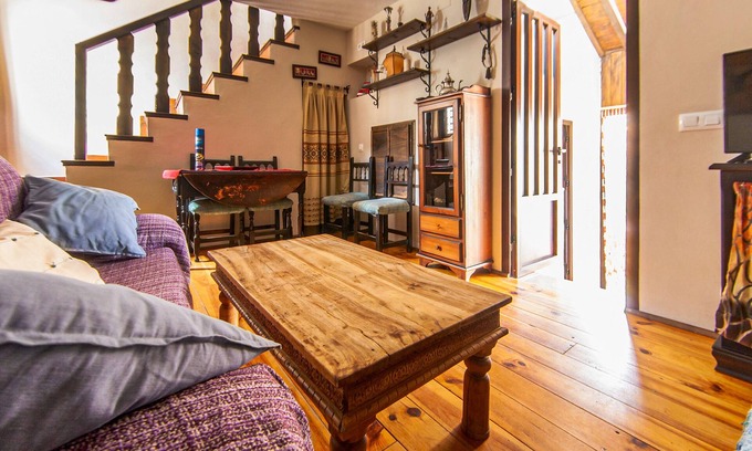 Las Nogueras House | Cozy House for 3 with Patio in La Matea
