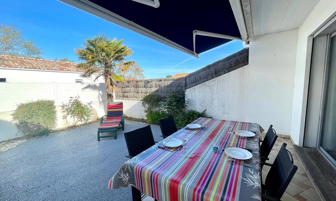 Bretignolles-sur-Mer House | Cozy House with Patio, Near Town Center, 1 Bedroom, 400m to Shops and Market