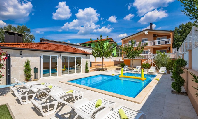 Imotski Villa | COZY HOUSE HEATED POOL, NEAR BEACH IN SPLIT COUNTY
