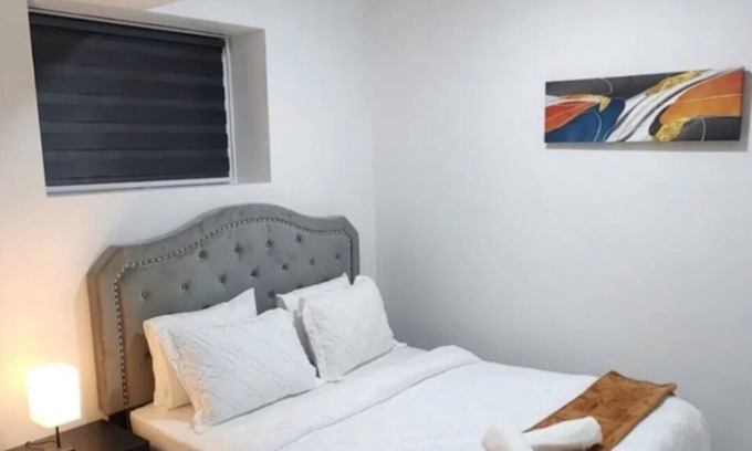 Northwest Edmonton House | Cozy house in lovely Edmonton with spacious office and fast nWiFi