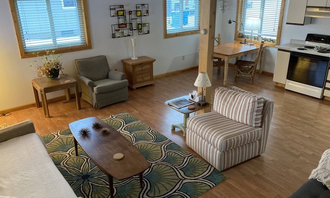 Marquette House | Cozy House in town