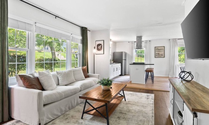 Shelby Hills House | Cozy House in Trendy East Nashville with a Patio, Grill