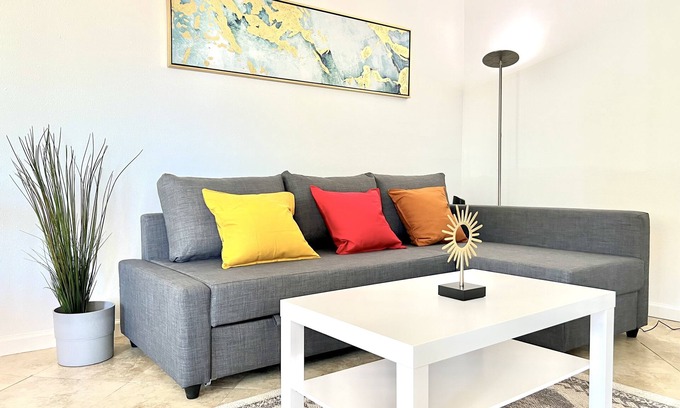 Fullerton House | Cozy house near Disney, Knott's and Beach!
