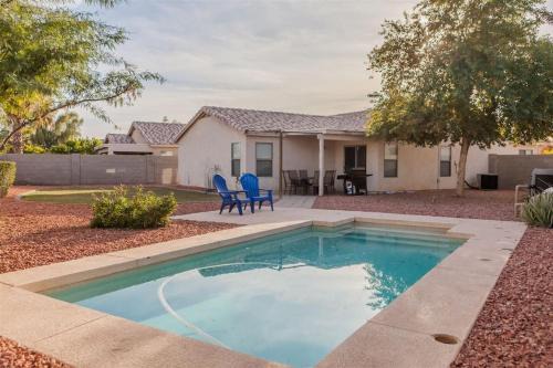 Avondale House | Cozy house near stadium with pool heater, BBQ