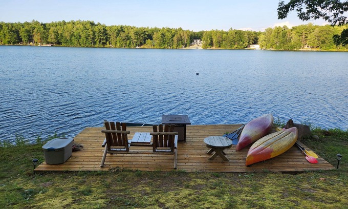 Mayfield House | Cozy House on High Lake near TC