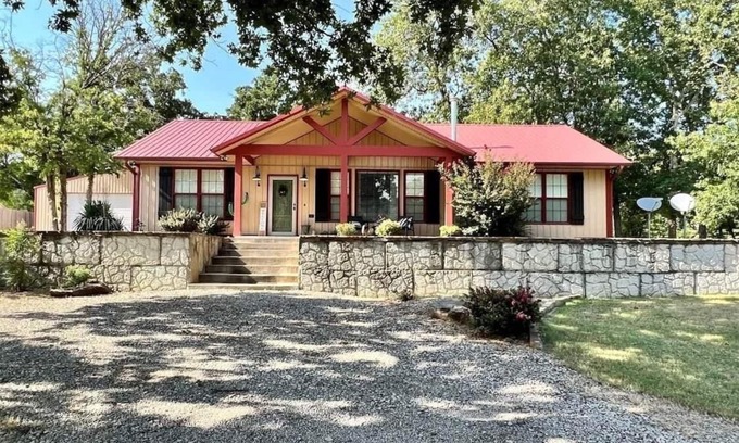 Porum House | Cozy house on Lake Eufaula!