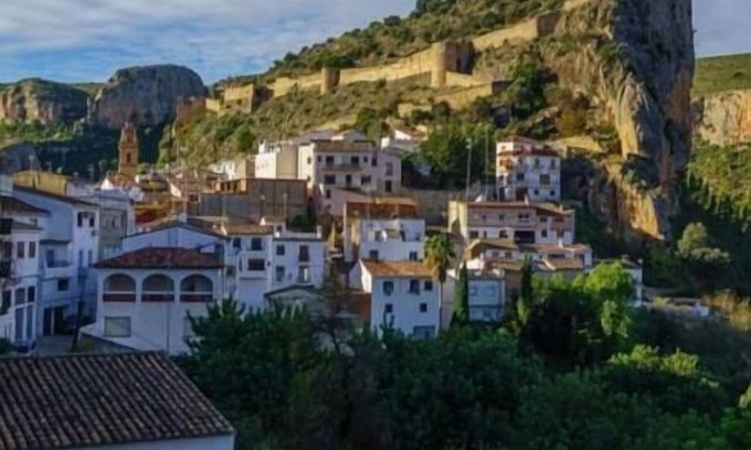 Chulilla House | Cozy house on the banks of the Turia river