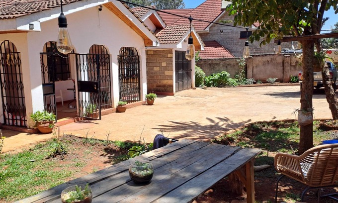 Samburu District House | Cozy House, soothing accommodation, delicious meals, vibrant cultural tours