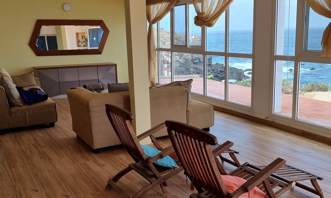 Pointe des Almadies House | Cozy house with swimming pool, sea view, 5 minutes from the sea, Ngor Island