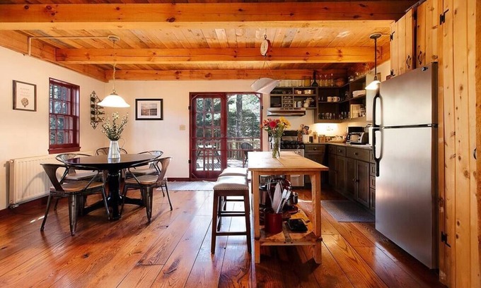 Kinderhook House | Cozy Hudson Valley Cabin, Fully Stocked w/Wifi