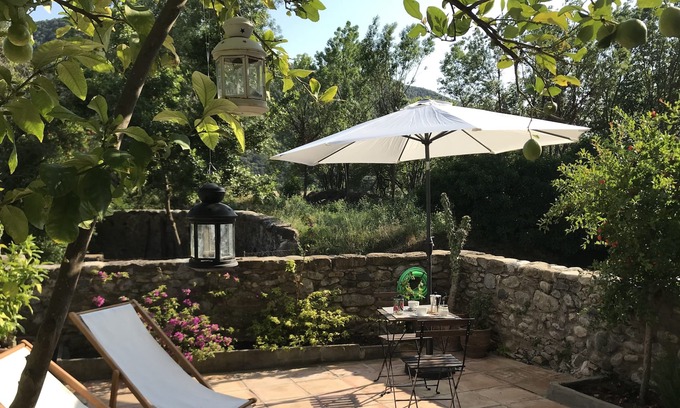 Argelaguer Apartment | cozy independent apartment in village house with private garden