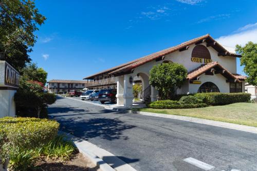 Santa Ana Heights Hotel | Cozy Inn