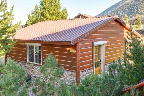 Island Park House | Cozy Island Park Cabin, 20 Mi to Yellowstone!