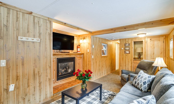 Island Park Cabin | Cozy Island Park Getaway By ATV Trails & Reservoir