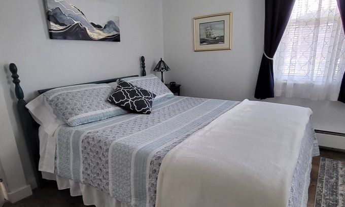 Highlands Cottage | Cozy Jersey Shore Cottage near Sandy Hook Beach - OPEN YEAR-ROUND