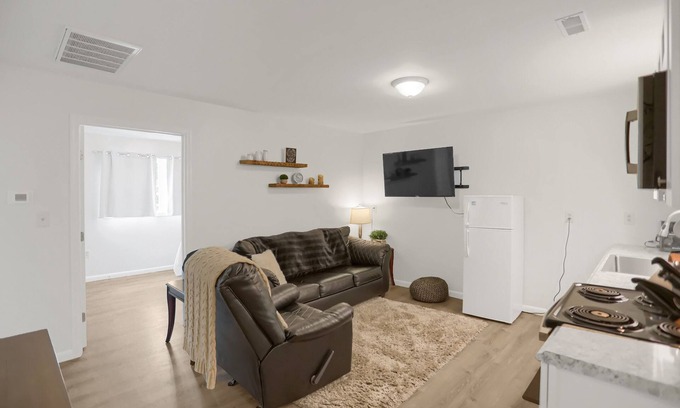 Halifax Apartment | Cozy king apartment with luxurious amenities at Halifax Inn