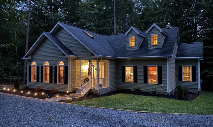 Livingston House | Cozy Lake Anna Retreat w/ Private Water Access
