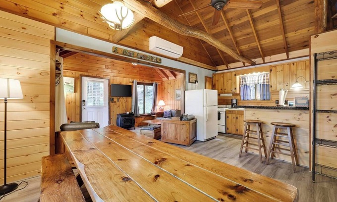 Greentown House | Cozy Lake Cabin #3 w/boatdock