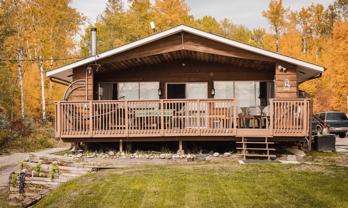 Parkland County Cottage | Cozy lake Cottage