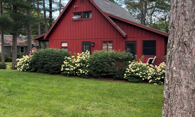 Piseco Cottage | Cozy Lake Cottage sleeps 8