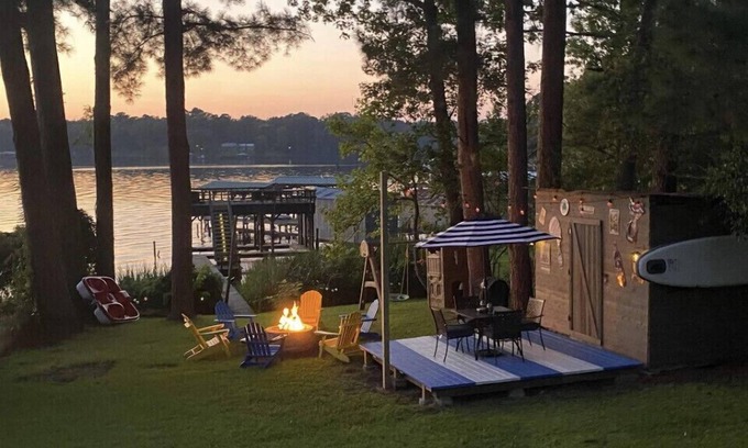 Long Branch House | Cozy Lake Front Cabin for Romantic Getaway or a Family Vacation