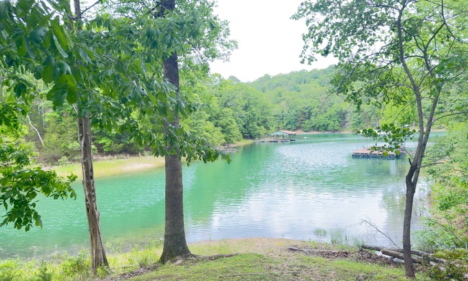 Rogers Cabin | Cozy Lake Front Family Friendly Cabin, Bunk House, Kayaks and Canoe!