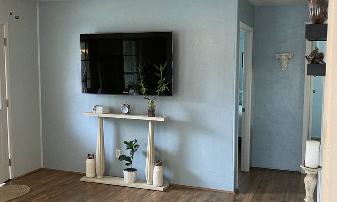 Votaw Cottage | Cozy Lake Front, Quiet, Relaxing, Beautiful View that feels like home