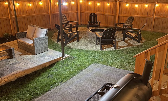 Sevierville House | Cozy lake home Arcade Dog friendly Pool1 minute walk Lake 4 minutes drive