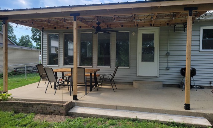 Graymont House | Cozy Lake House Retreat - Game Room and Lake Views!