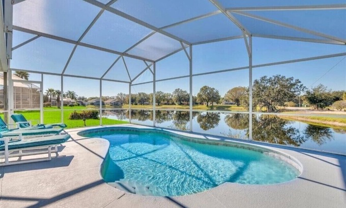 Bridgewater Crossing House | Cozy Lake view heated pool home