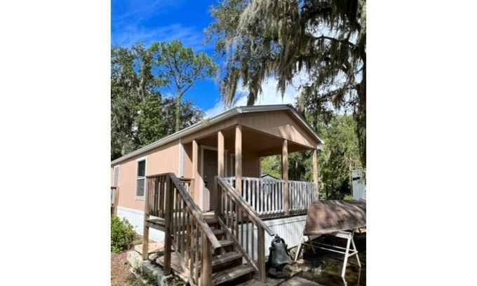 St. Augustine Cabin | Cozy lakefront cabin