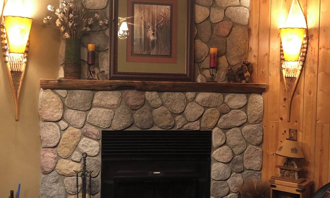 Two Harbors Cabin | Cozy Lakehome Retreat In Wooded Setting 50 Feet From The Shore Of Lake Superior