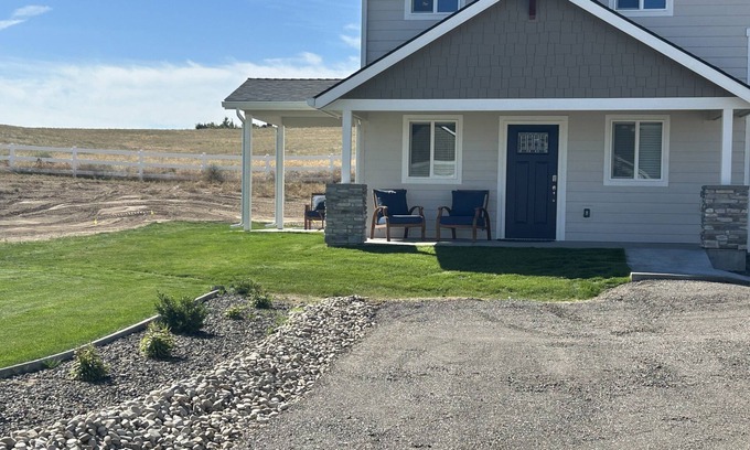 Nampa Apartment | Cozy Lakehouse Retreat