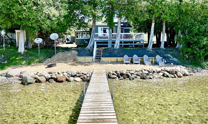 Indian River Cottage | Cozy Lakeside Cabin with Beach
