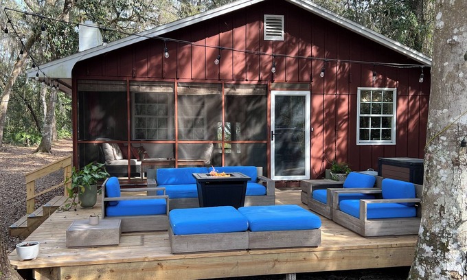 Melrose House | Cozy Lakeside Cabin in Melrose