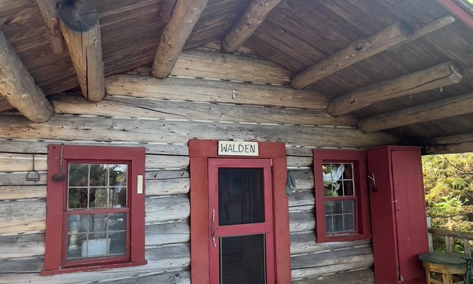 Jackman Cabin | Cozy Lakeside Cabin – Your Private Island Retreat
