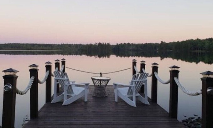 Mount Uniacke Cottage | Cozy Lakeside Cottage