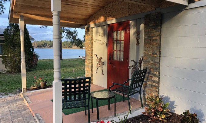 Lake Mary Cottage | Cozy Lakeside Cottage